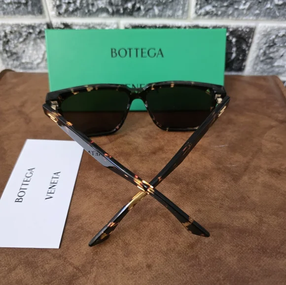 Bottega Veneta Made In JapanTortoise Shell Sunglasses - Picture 6 of 8